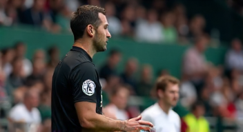 Der Schiedsrichter erklärt seine Entscheidungen (2/10)